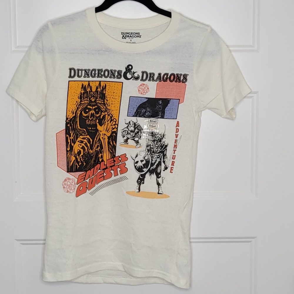 NWT Dungeons & Dragons Vintage Style S T-Shirt